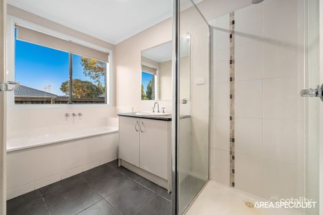 Property photo of 1 Salway Close Cranbourne VIC 3977