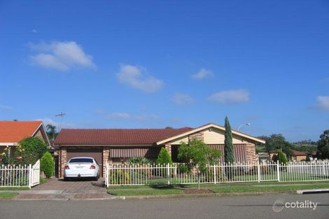 2 Kanuka St, Bossley Park, NSW 2176