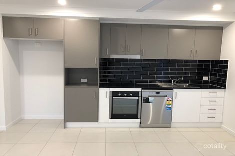Property photo of 2/4 Mackellar Way Walloon QLD 4306