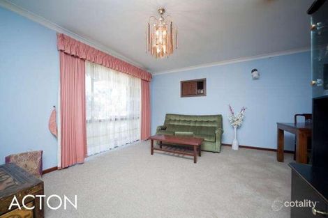 Property photo of 17 Dartford Crescent Marangaroo WA 6064