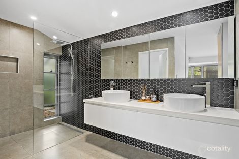 Property photo of 22 Balfour Crescent Highland Park QLD 4211