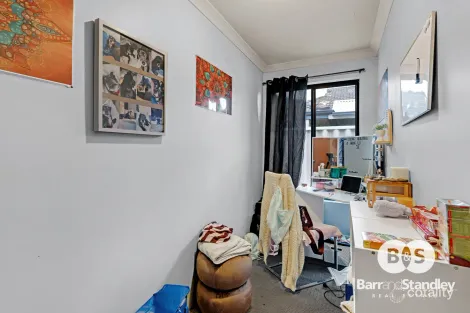 Property photo of 6 Serpentine Way Usher WA 6230