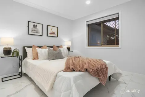 Property photo of 33 Chanel Crescent Eight Mile Plains QLD 4113