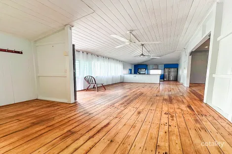 Property photo of 15 Loretta Court Rasmussen QLD 4815