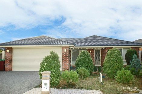 Property photo of 19 Dempster Way Berwick VIC 3806