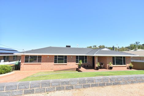 8 Dalley St, Parkes, NSW 2870
