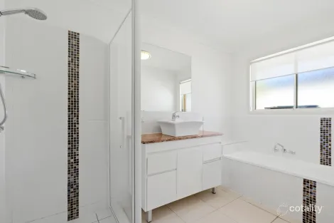 Property photo of 34 Crelga Court Merrimac QLD 4226