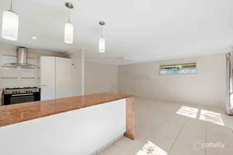 Property photo of 34 Crelga Court Merrimac QLD 4226