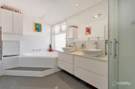 Property photo of 20 Delgado Parade Iluka WA 6028