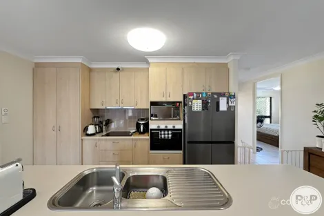 Property photo of 4 Skylark Place Kelso QLD 4815