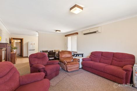 Property photo of 27 Mandora Way Riverton WA 6148
