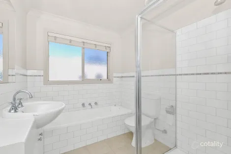 Property photo of 1/19 Orchard Crescent Mont Albert North VIC 3129