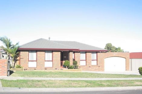 43 Crossdale Rise, Endeavour Hills, VIC 3802