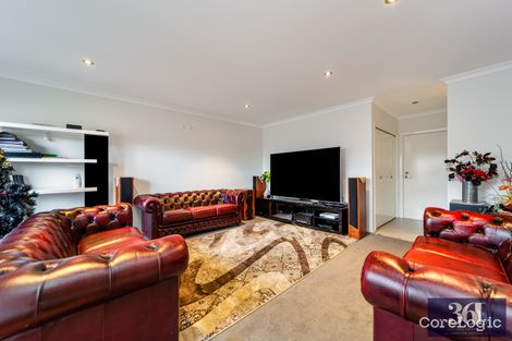 Property photo of 10/8 The Crossing Caroline Springs VIC 3023