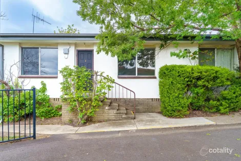 Property photo of 2/16 Wilgabar Way Karabar NSW 2620