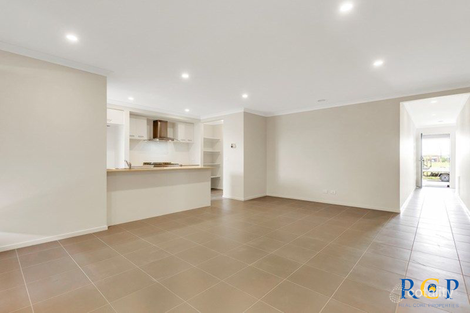 Property photo of 8 Eliburn Street Werribee VIC 3030