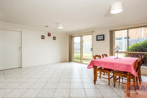 Property photo of 2 Howard Place Berwick VIC 3806