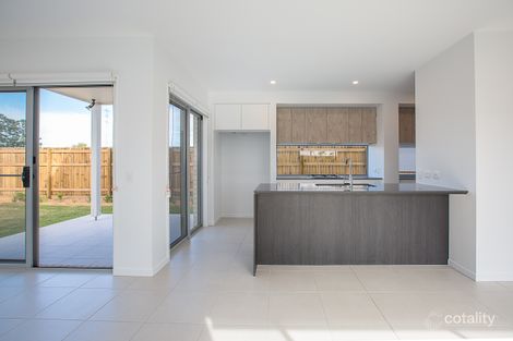 Property photo of 5 Meadows Boulevard Strathpine QLD 4500