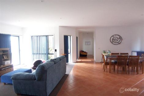 Property photo of 8 Verbena Terrace Epsom VIC 3551