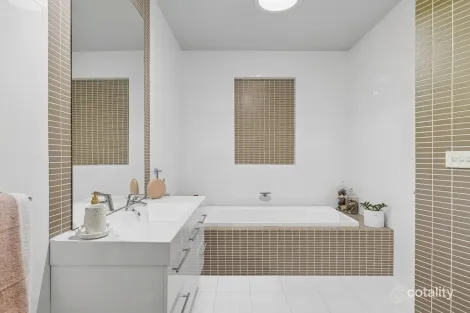 Property photo of 7 Beachcomber Parade North Avoca NSW 2260