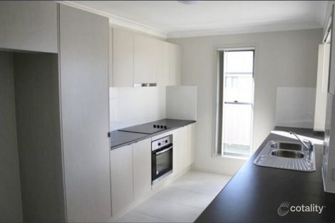 Property photo of 8 Flemington Road Emerald QLD 4720
