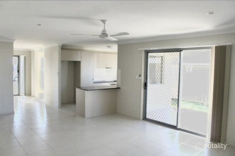 Property photo of 8 Flemington Road Emerald QLD 4720
