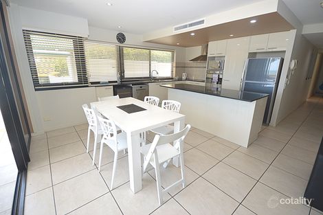 Property photo of 4/558-559 Esplanade Urangan QLD 4655