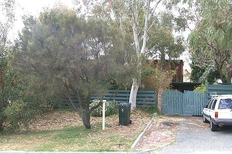 2 Edgehill St, Scarborough, WA 6019