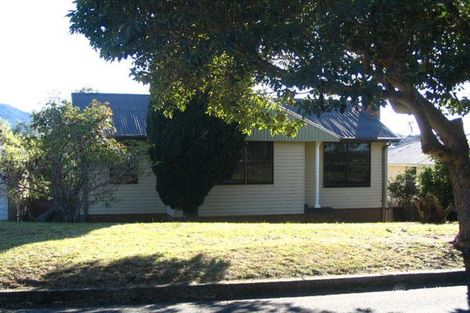 18 Lindsay St, Unanderra, NSW 2526