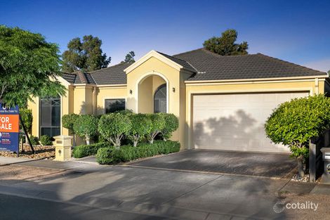Property photo of 13 Masters Circuit Roxburgh Park VIC 3064