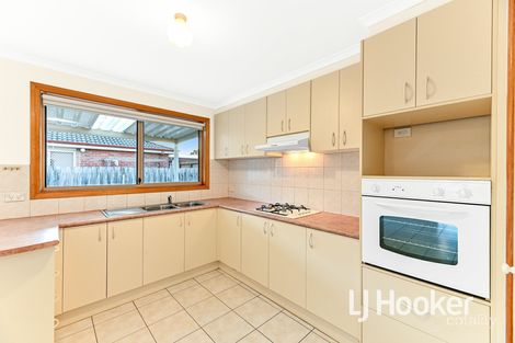 Property photo of 5 Rossi Close Pakenham VIC 3810