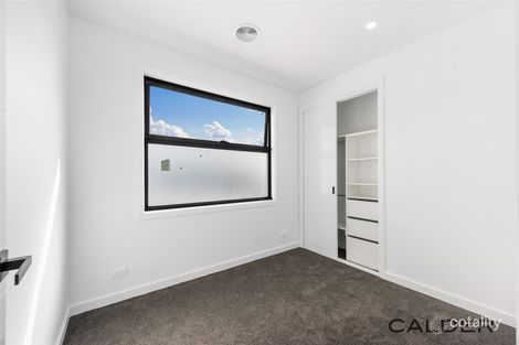 Property photo of 26 Scatter Road Fraser Rise VIC 3336