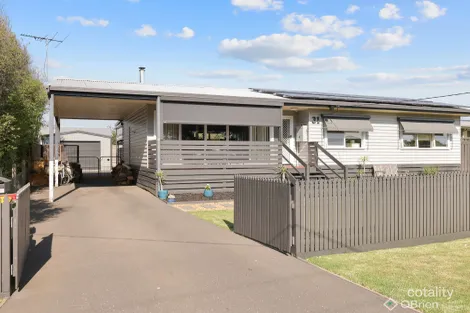 Property photo of 31 Pine Avenue Cowes VIC 3922