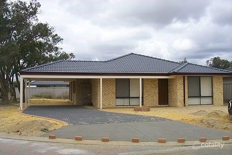 11 Lakewook Cove, Kenwick, WA 6107