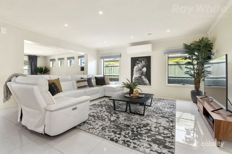 Property photo of 5 Starling Court Waterways VIC 3195