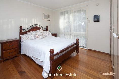Property photo of 11 Viminalis Court Endeavour Hills VIC 3802