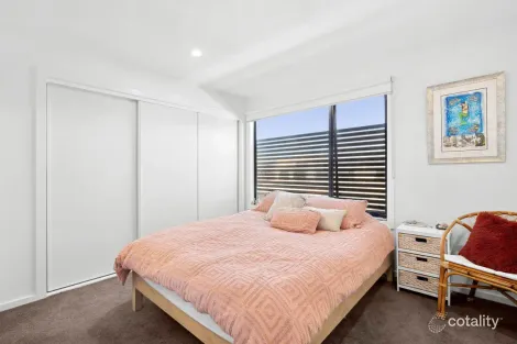 Property photo of 33 Smith Way Torquay VIC 3228
