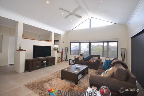 Property photo of 1 Cunderdin Loop Dawesville WA 6211