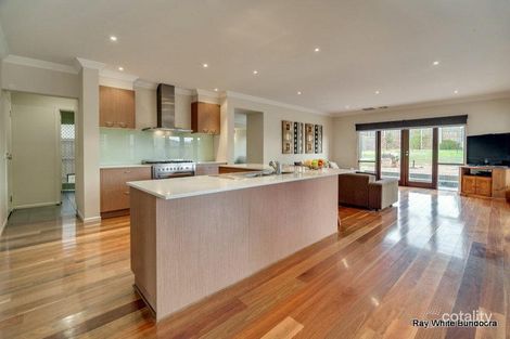 Property photo of 18 Worcester Crescent Bundoora VIC 3083