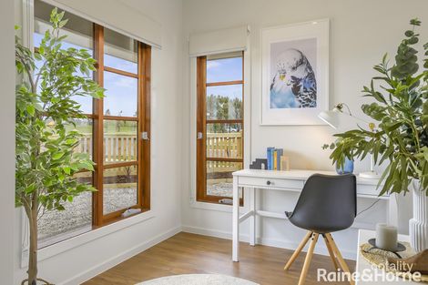Property photo of 19 Collins Parade Kyneton VIC 3444
