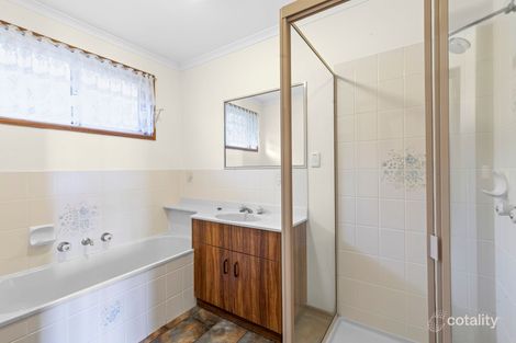 Property photo of 33 Emperor Drive Ocean Grove VIC 3226