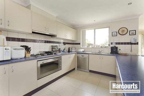 Property photo of 10 Sunflower Place Berwick VIC 3806