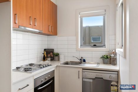 Property photo of 17/6-10 Rosamond Road Footscray VIC 3011