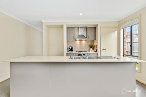 Property photo of 30 Ferrari Drive Cranbourne East VIC 3977