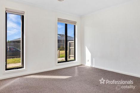 Property photo of 6 Coomurra Place Werribee VIC 3030