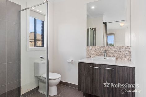 Property photo of 6 Coomurra Place Werribee VIC 3030