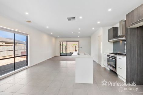 Property photo of 6 Coomurra Place Werribee VIC 3030