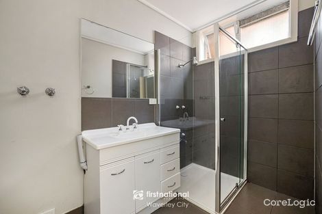 Property photo of 2/24 Shirley Avenue Glen Waverley VIC 3150