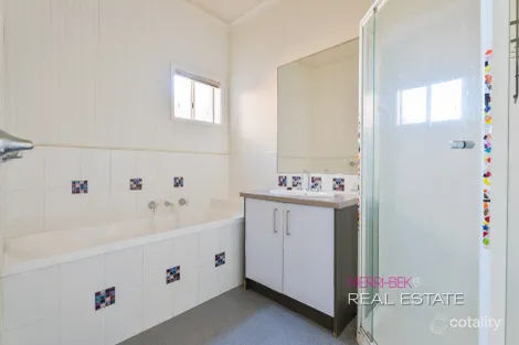 Property photo of 28/17 Crestmont Drive Melton South VIC 3338