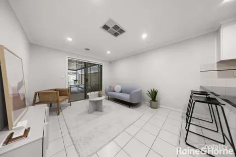 Property photo of 1/2 Balmoral Close Hillside VIC 3037